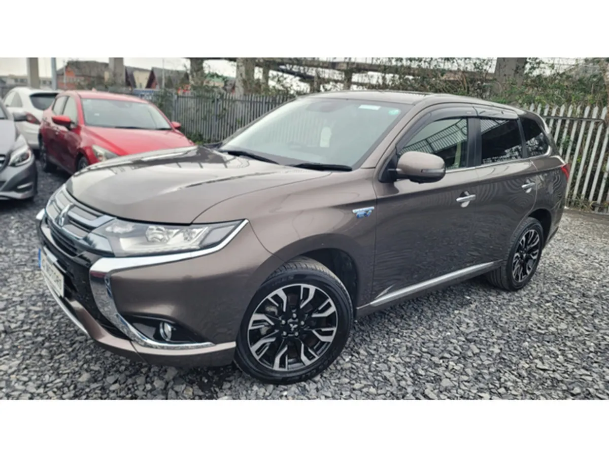 Mitsubishi Outlander 2.0L Automatic Petrol Plug-IN - Image 3