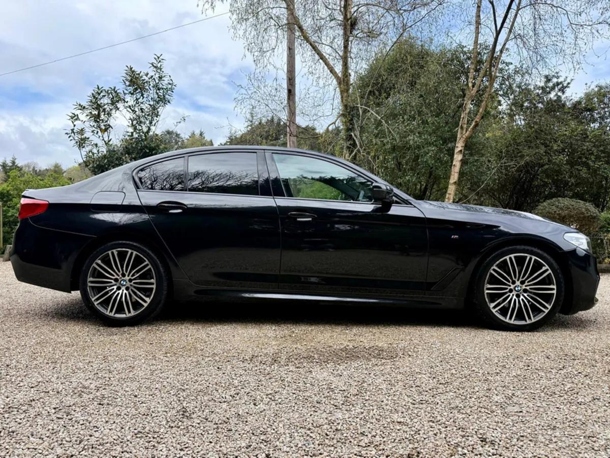 BMW 5-Series 520D XDRIVE M SPORT *F.BMW.S.H* - Image 4
