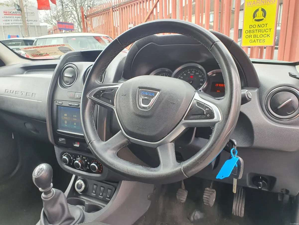 Dacia Duster PRESTIGE 1.5 DCI 110 4X 4DR - Image 3