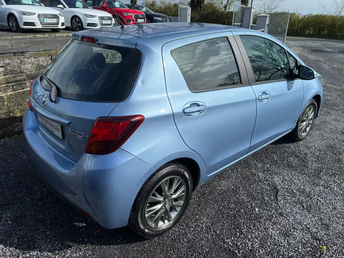 Toyota Yaris 1.0 AURA MC - Image 2