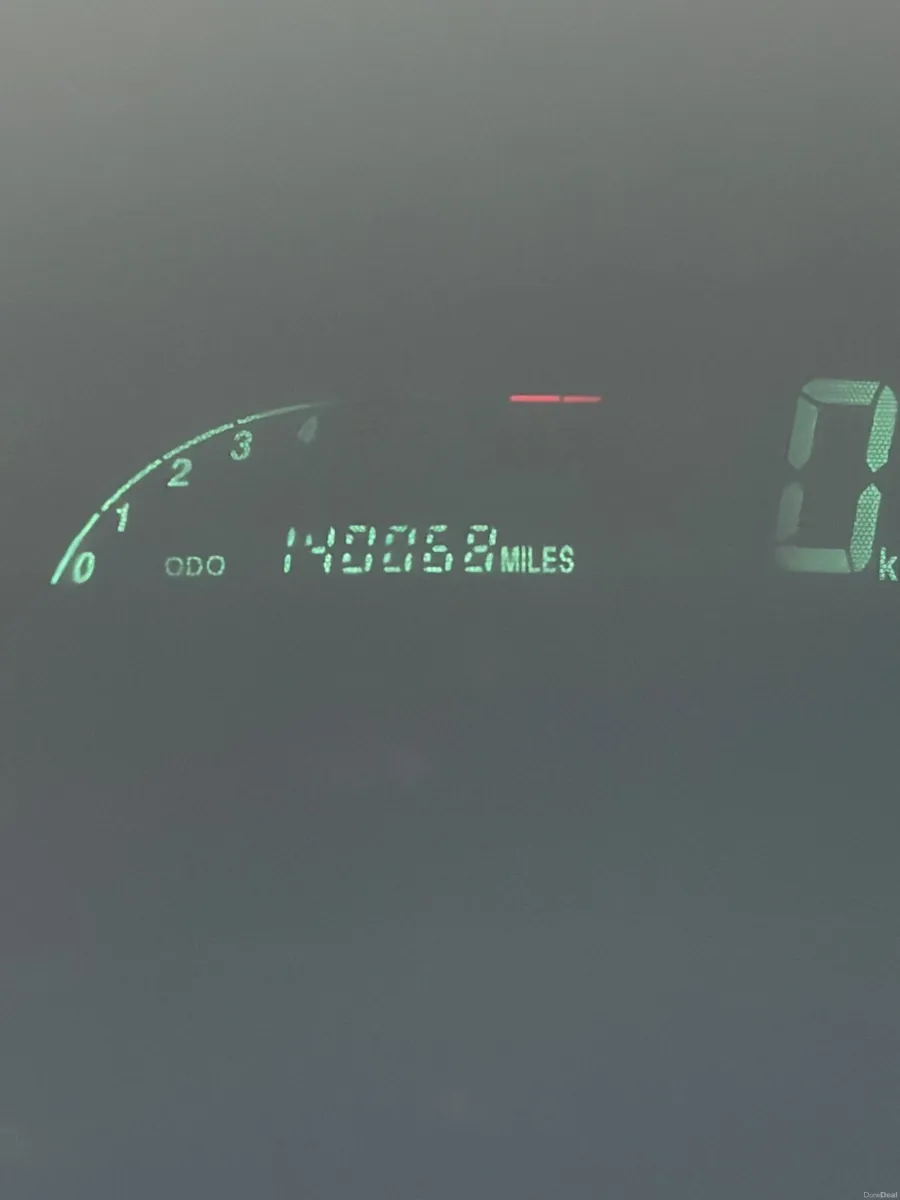 Toyota Yaris 2005 - Image 2