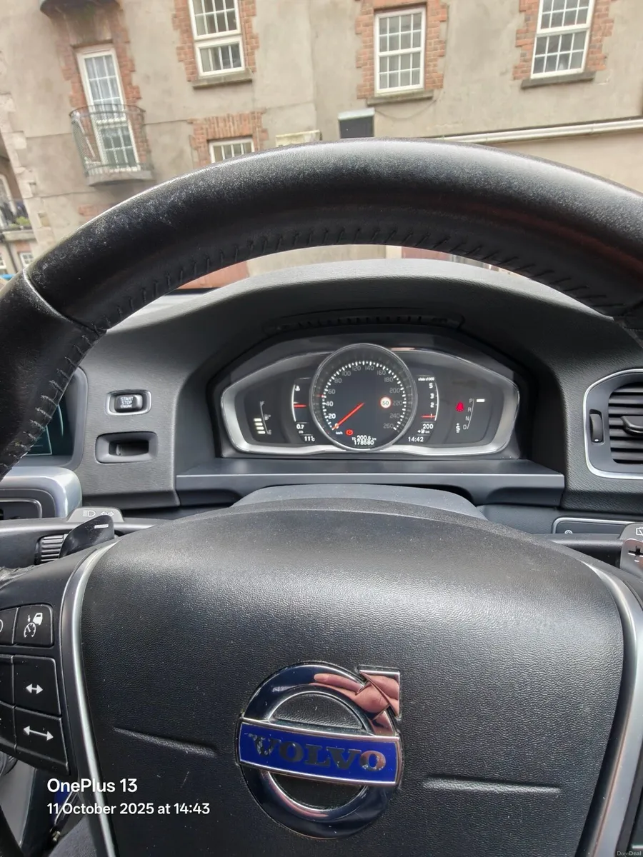 Volvo V60 Automatic 2017 Diesel - Image 6