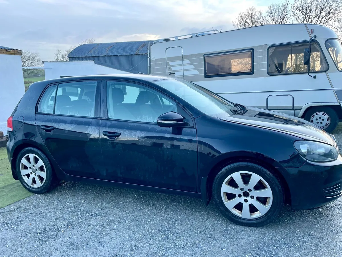 Volkswagen Golf 2009 - Image 2