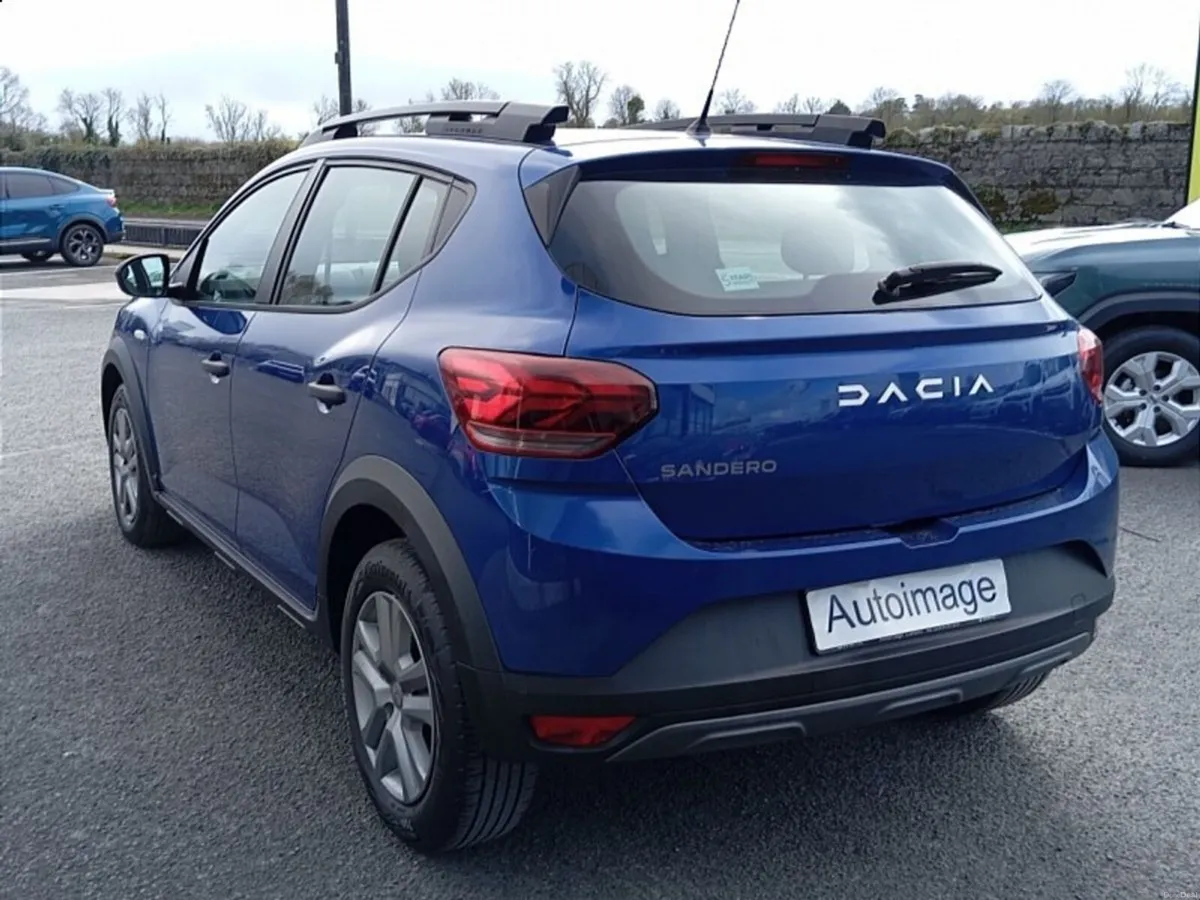 Dacia Sandero Stepway TCe 90 STEPWAY Essential - Image 2