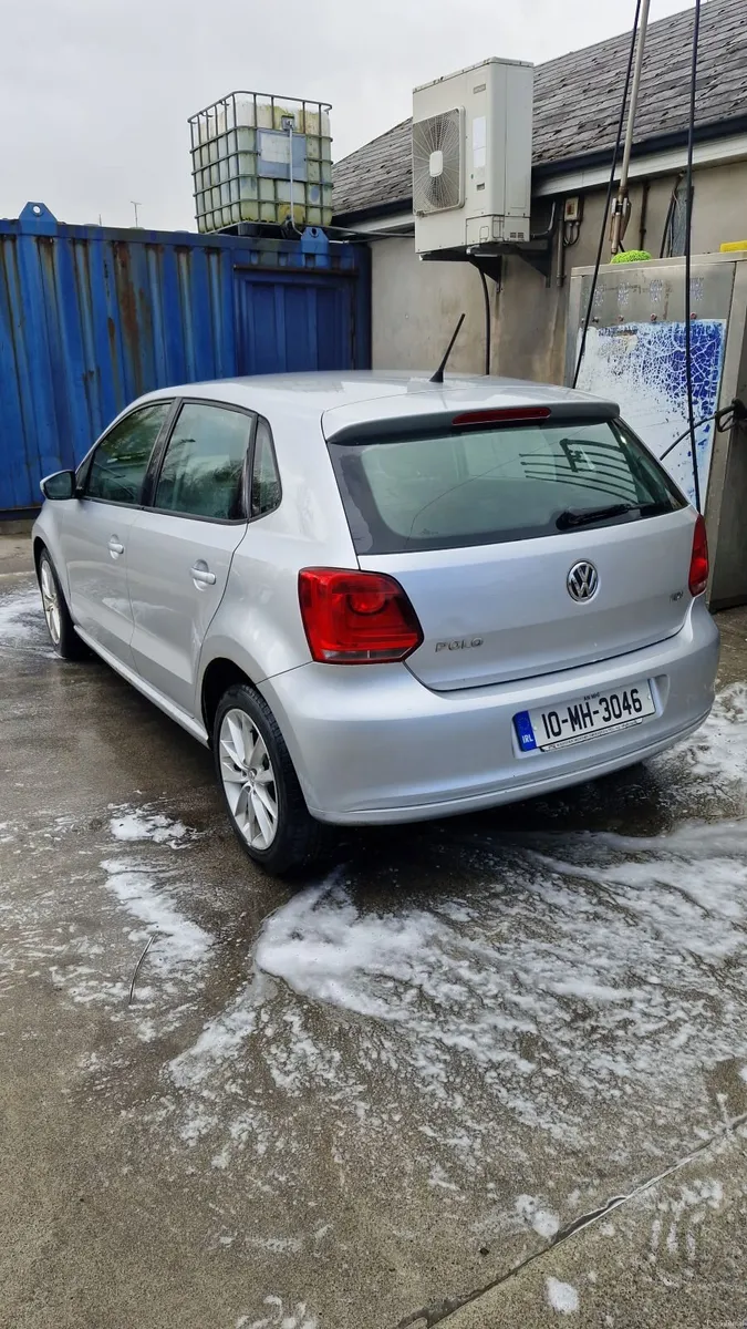 Volkswagen Polo 2010 - Image 2