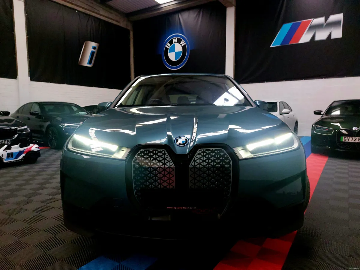 BMW iX 2022 - Image 3