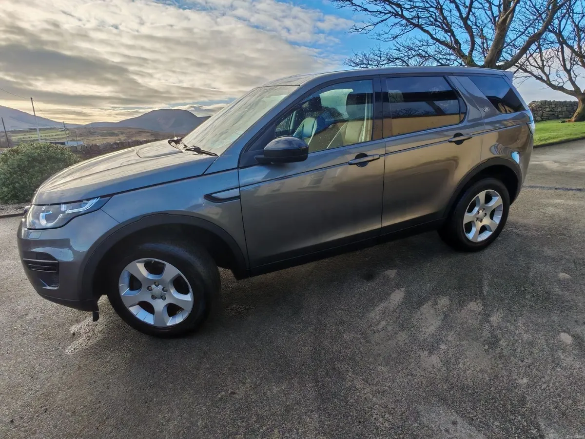 Land Rover Discovery Sport 2018 - Image 3