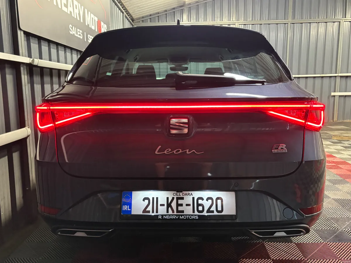 2021 SEAT Leon 1.4 e-Hybrid 204hp DSG FR - Image 2