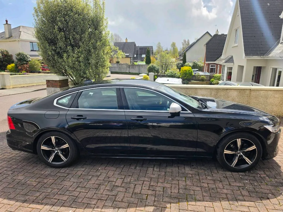 Volvo S90 R Design - Image 4