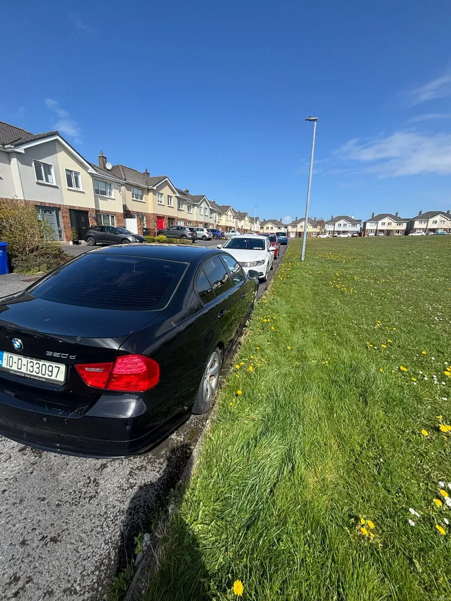 BMW 3-Series 320D - Image 4