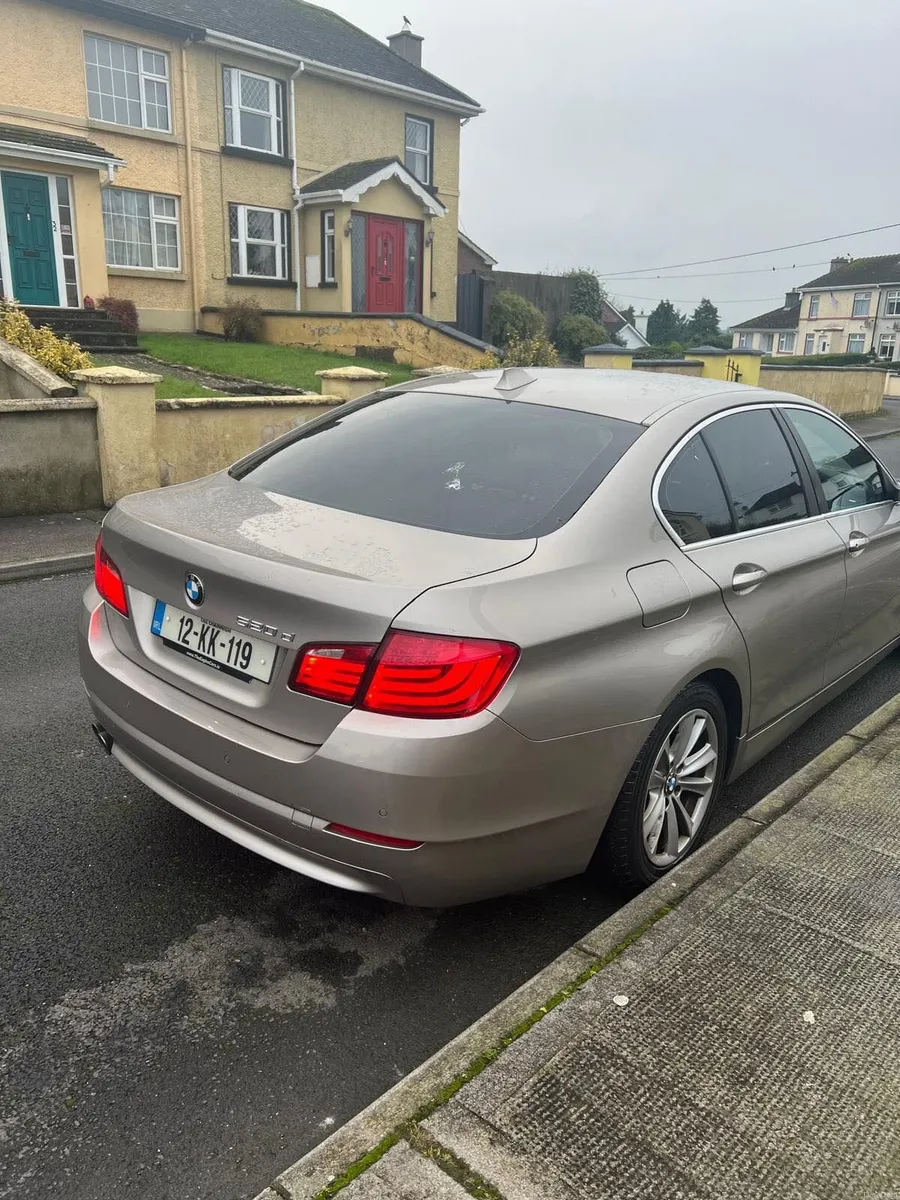 BMW 5-Series 2012 - Image 2