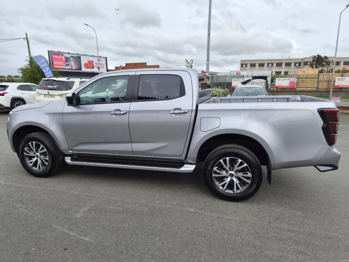 ISUZU D-Max 1.9 Turbo Diesel Auto (261) - Image 6