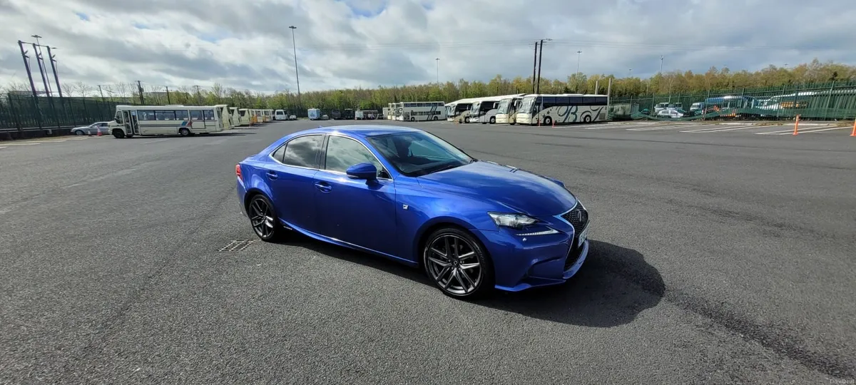 Lexus IS F-Sport 2015 - Image 1