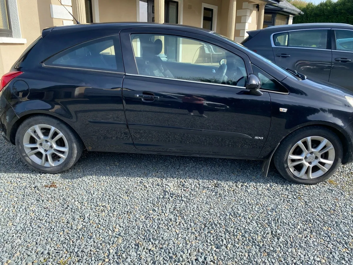 Black 07 Opel Corsa - Image 2