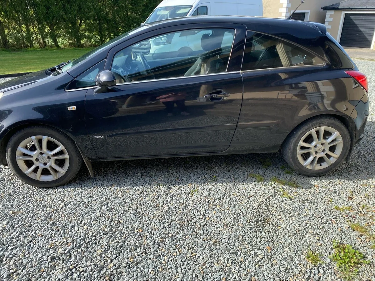 Black 07 Opel Corsa - Image 4