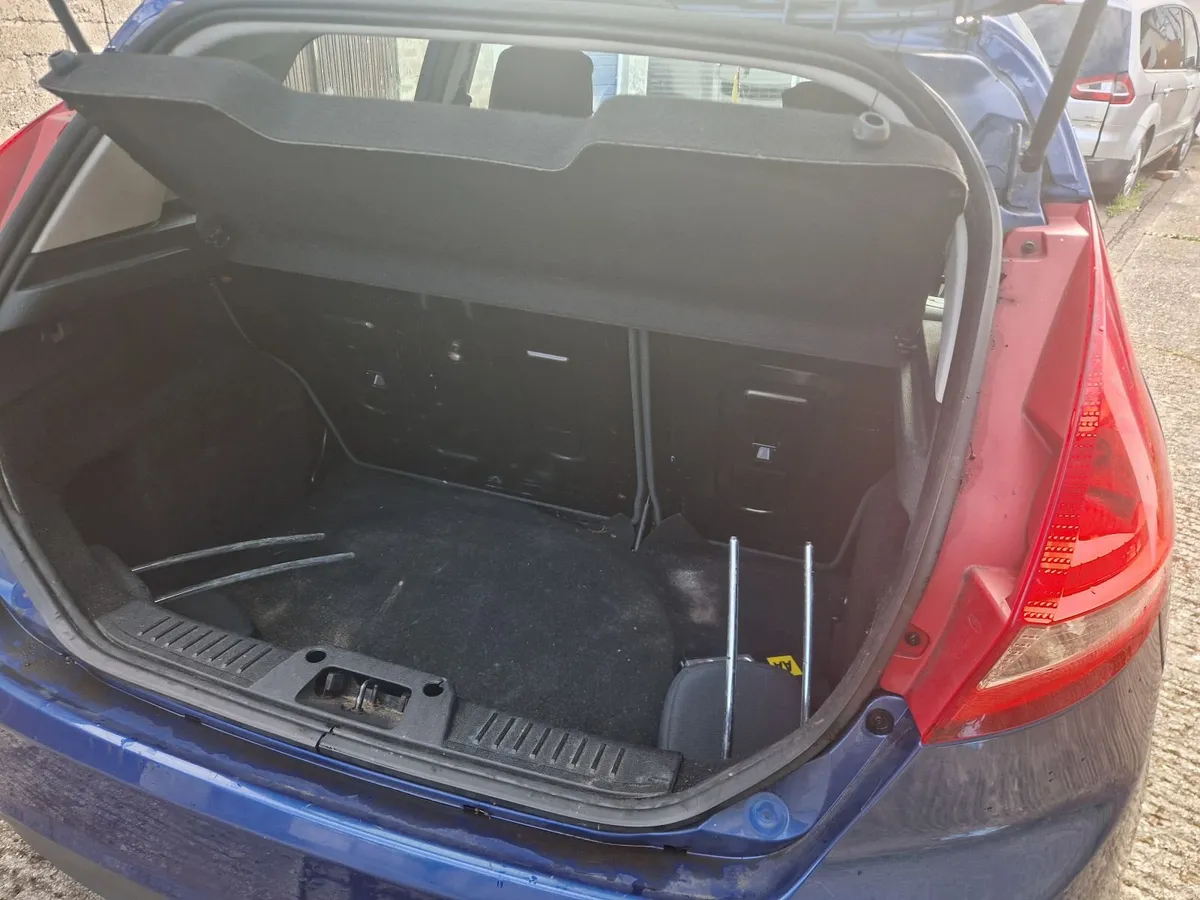 Ford Fiesta 2009 - Image 4