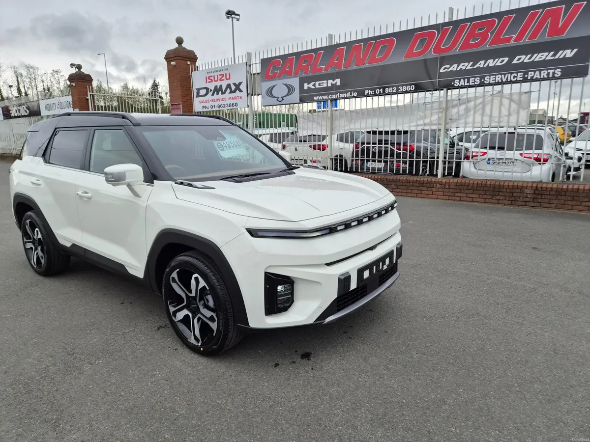 2026 KGM Torres Grand white/black/Brown interior - Image 3