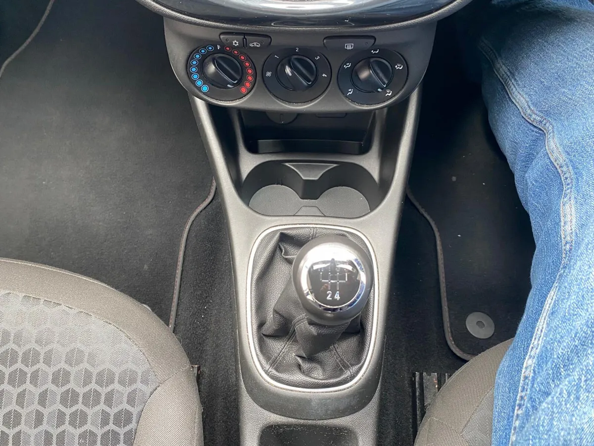 Opel Corsa 2014 - Image 2