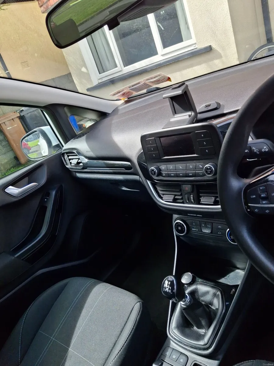 Ford Fiesta 2020 - Image 2