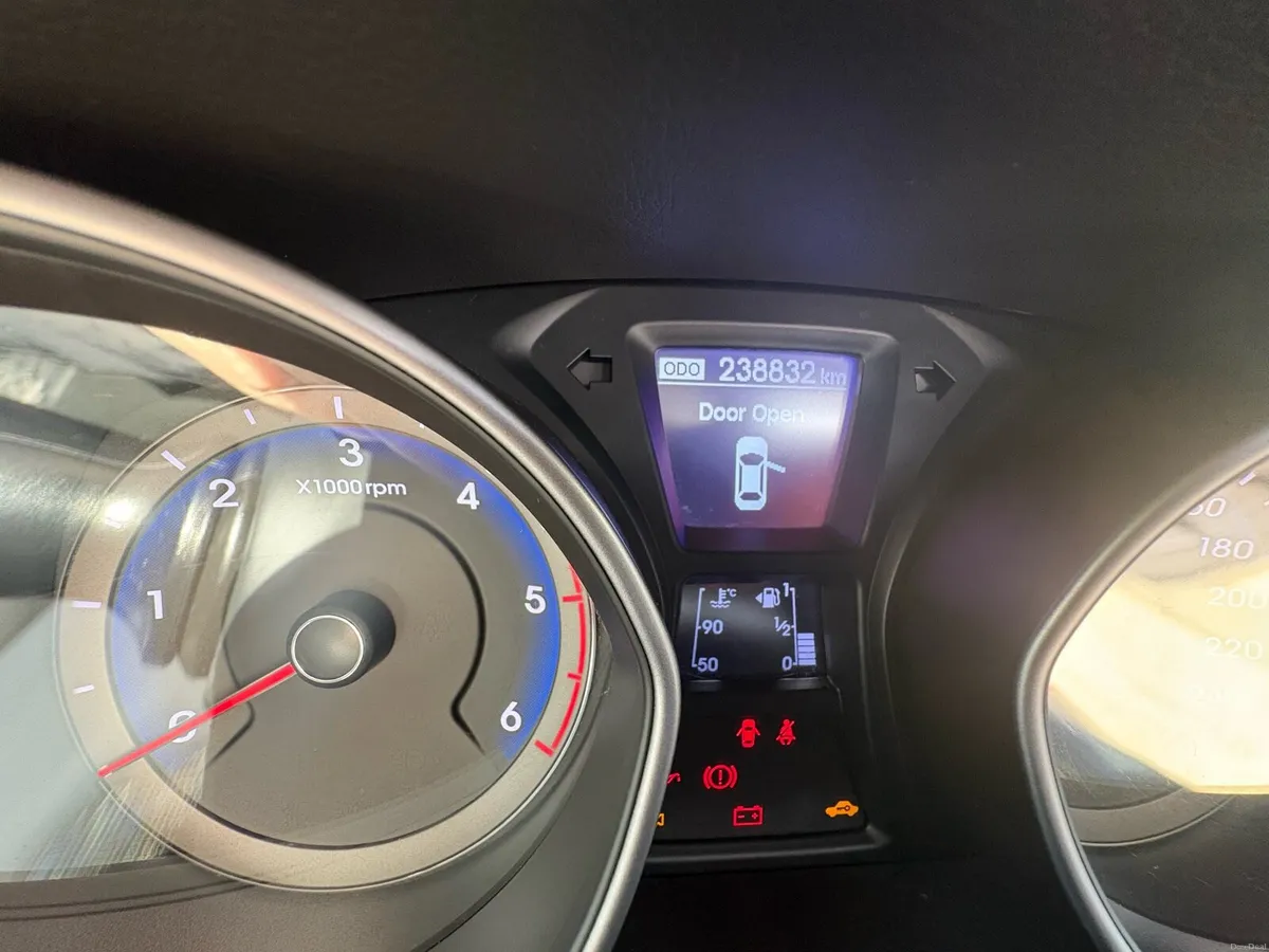 152 Hyundai i30 estate - Image 3