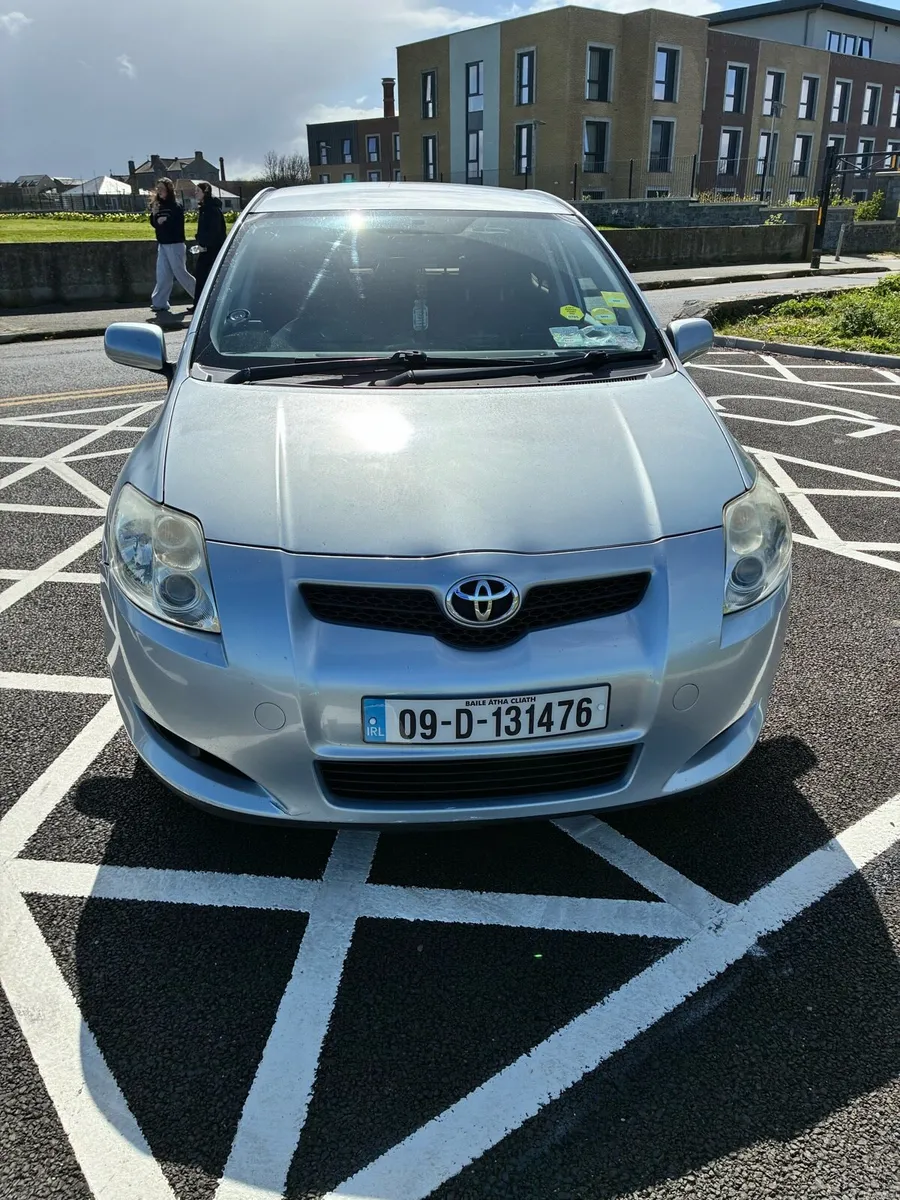 Toyota Auris 1.4D4D TR S/A 5DR Automatic - Image 1