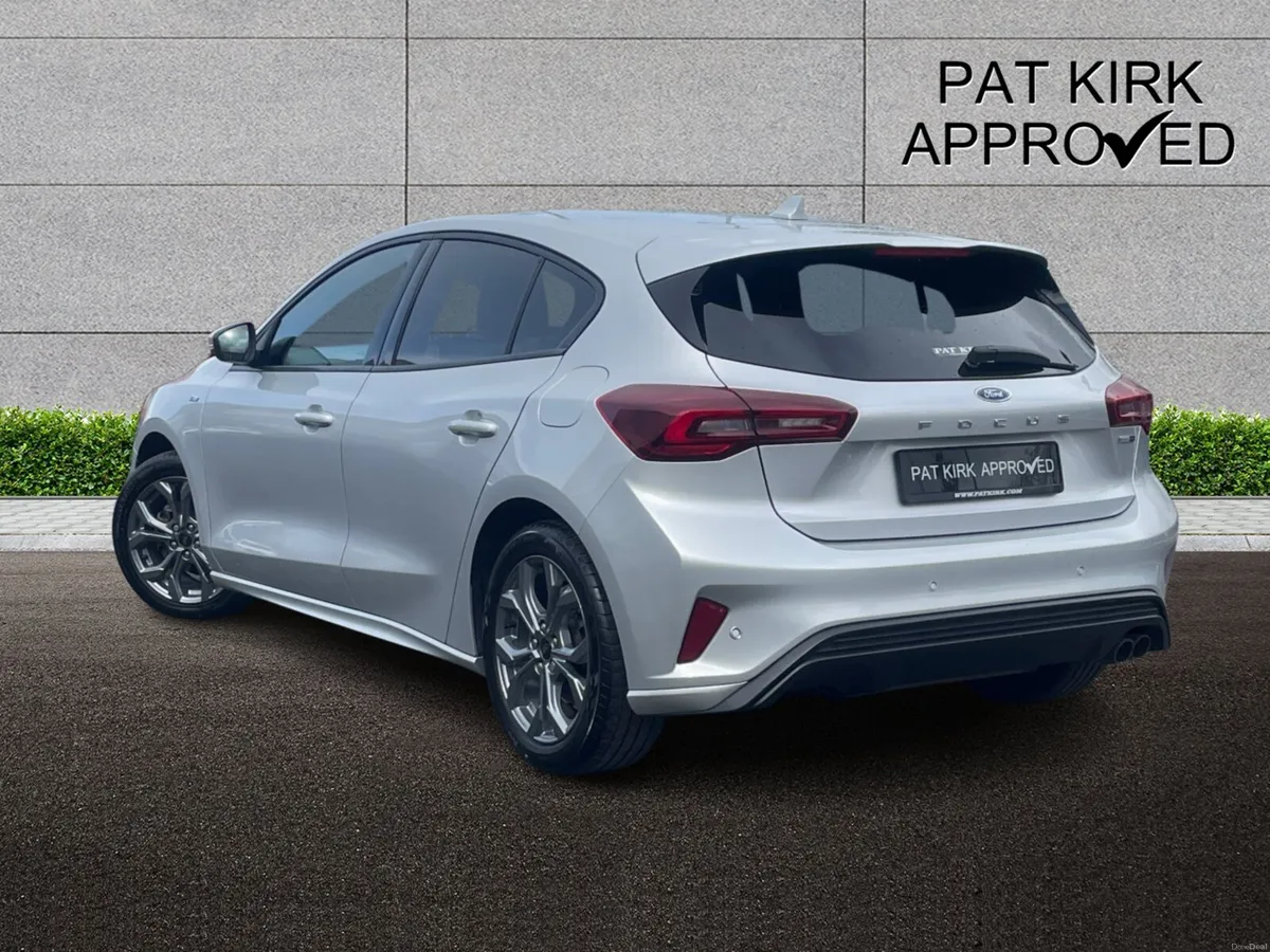 Ford Focus Hatchback ST-Line - Image 2