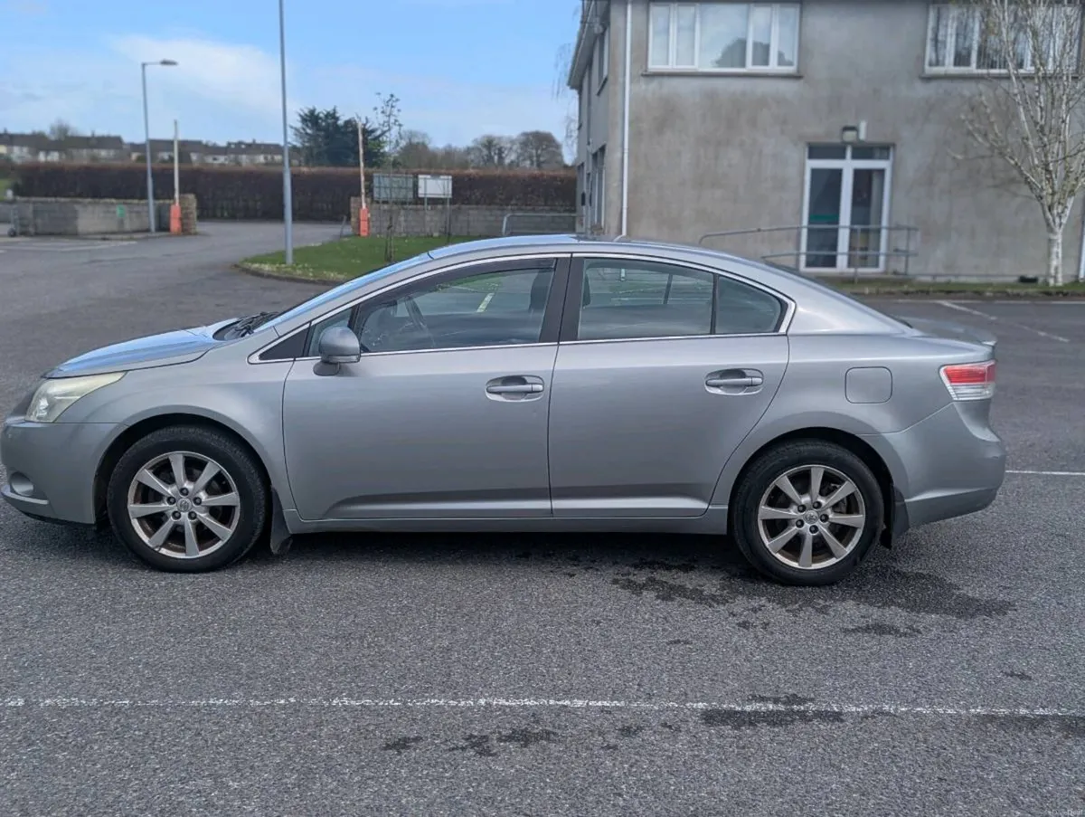 Toyota Avensis - Image 2