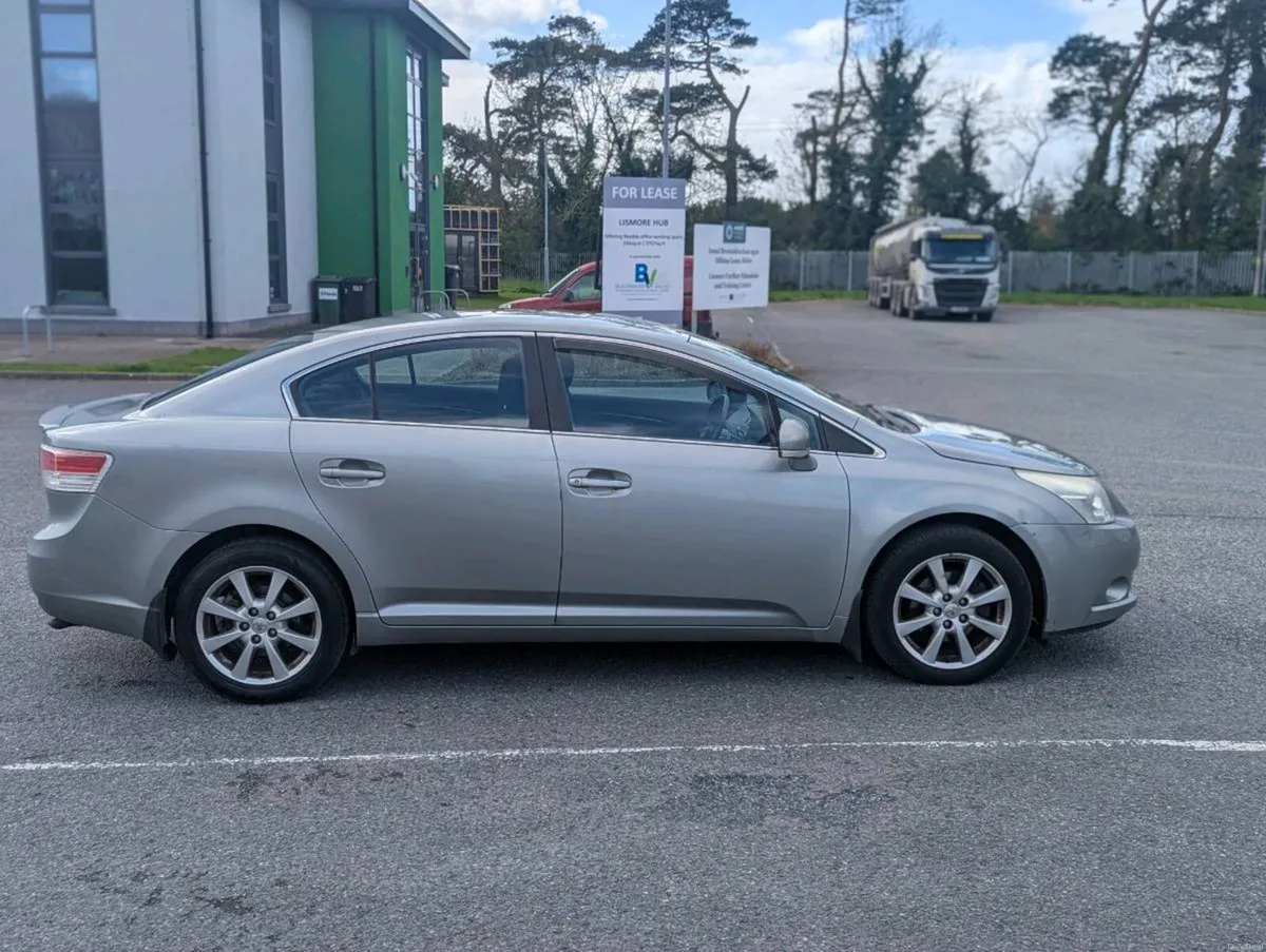 Toyota Avensis - Image 4