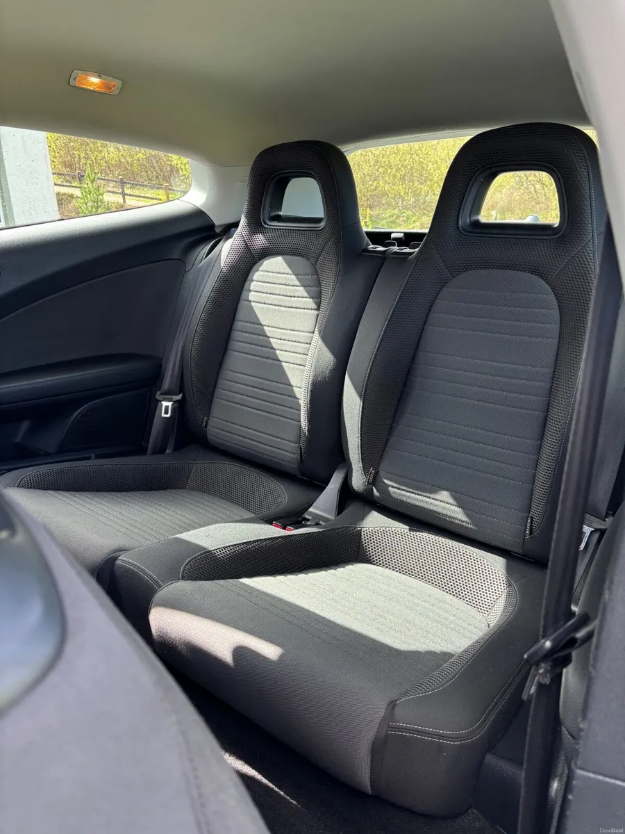 Volkswagen Scirocco 2011 - Image 6