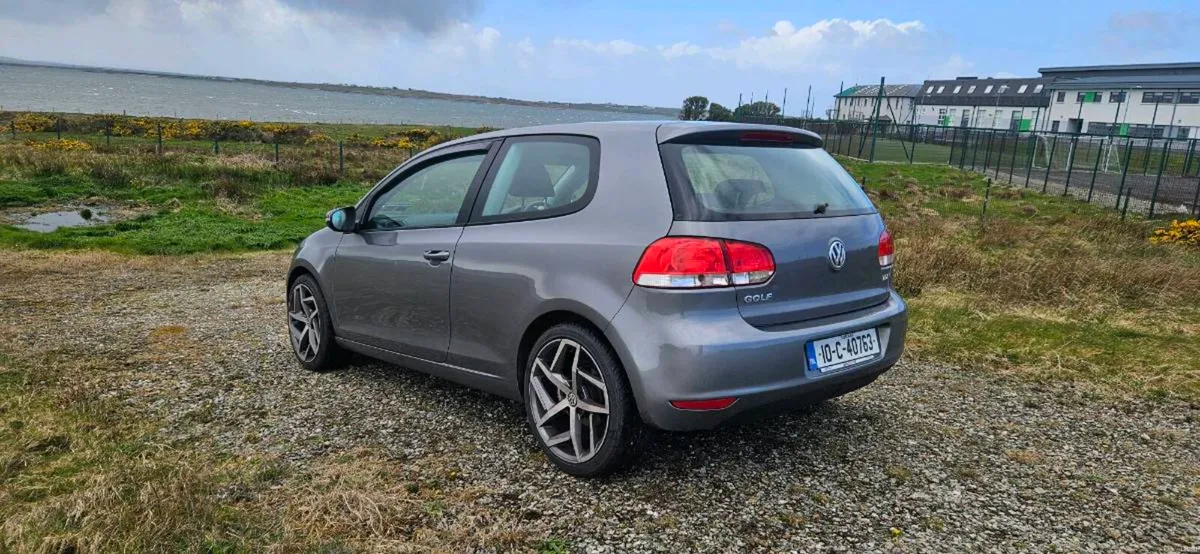 2010 Volkawagen Golf <<< New Nct 05/27 >>> - Image 4