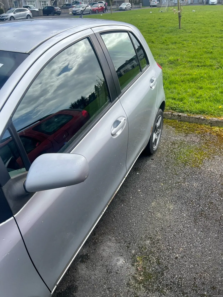 Toyota Yaris 2006 - Image 3