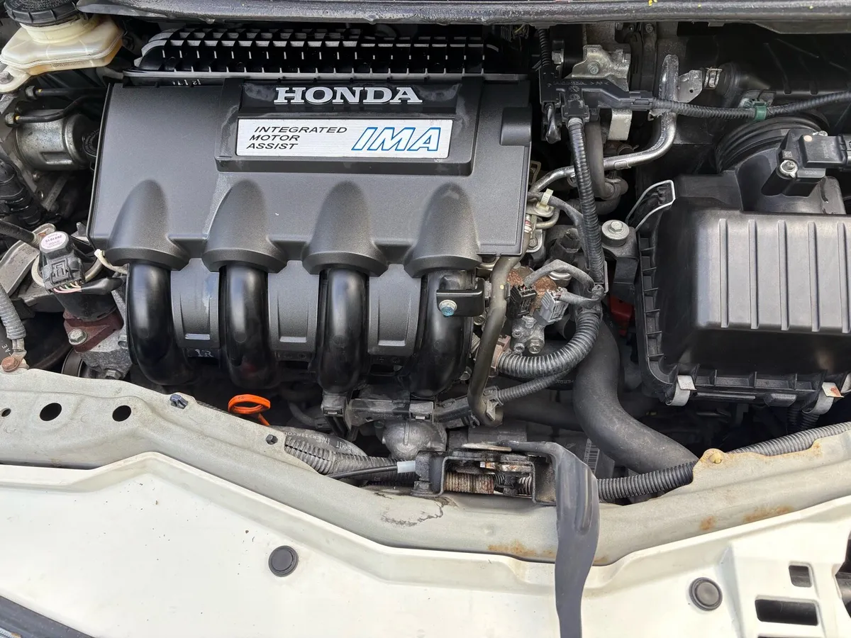 Honda fit 20011 - Image 2