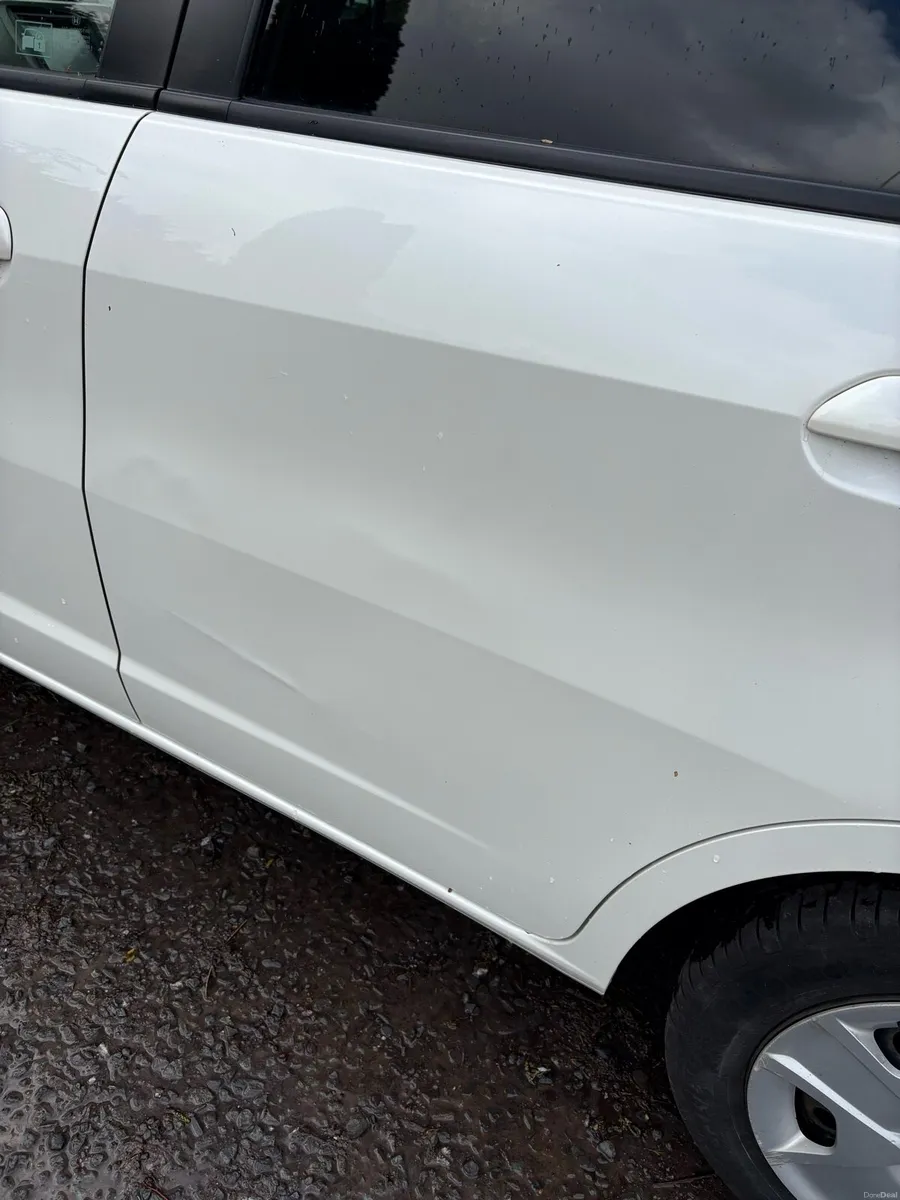 Honda fit 20011 - Image 4