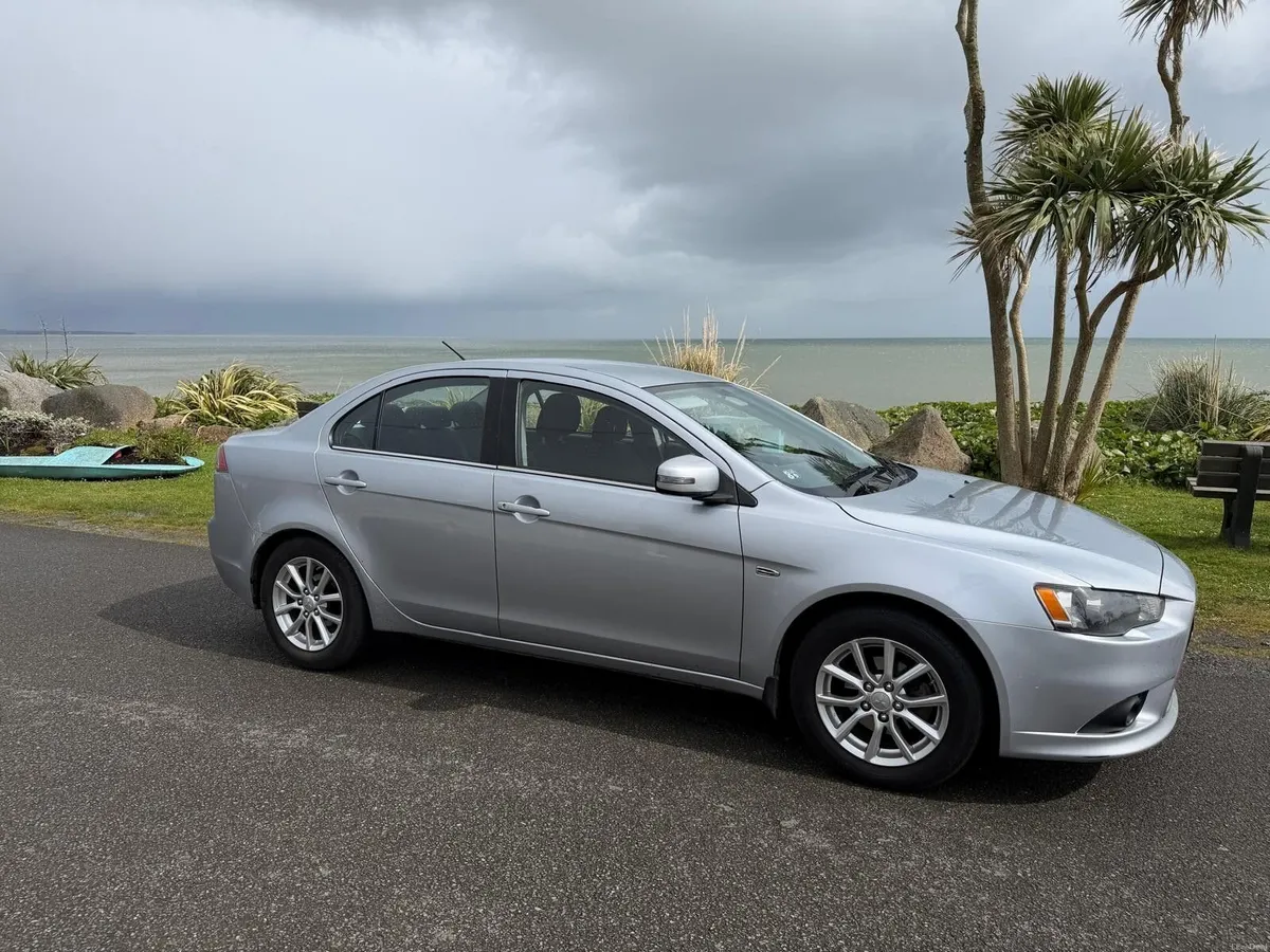 Mitsubishi Lancer 2015 - Image 2