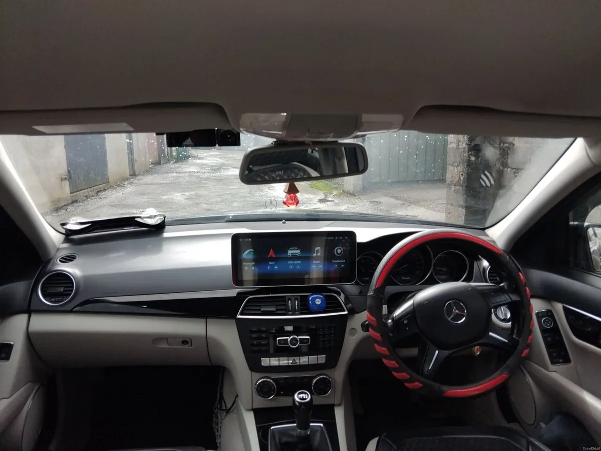 Mercedes-Benz C-Class 2012 - Image 4