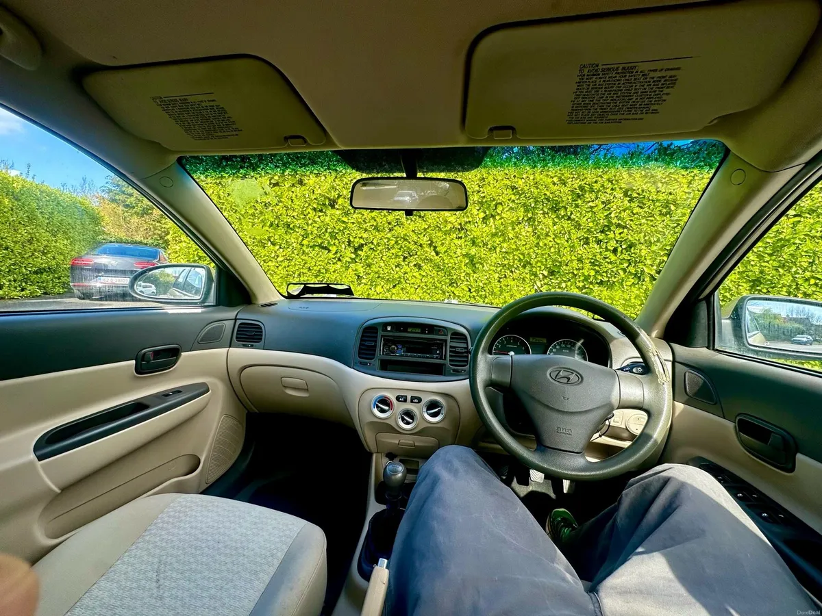 Hyundai Accent 2008 - NCT 2027 €400 road tax - Image 2