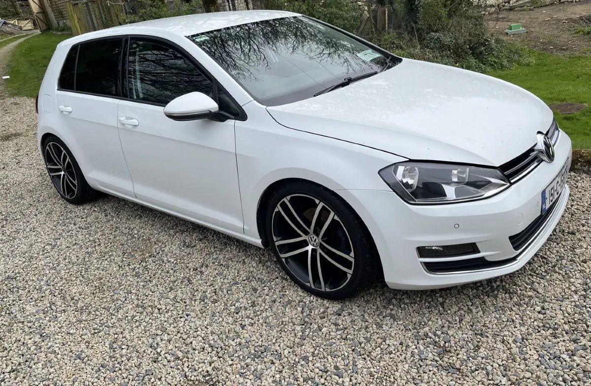 Volkswagen Golf 2015 - Image 1