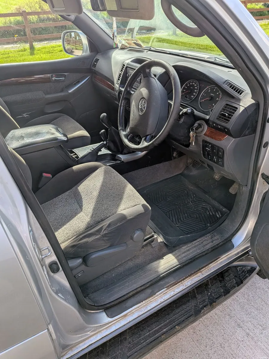 Toyota Land Cruiser 2006 - Image 2