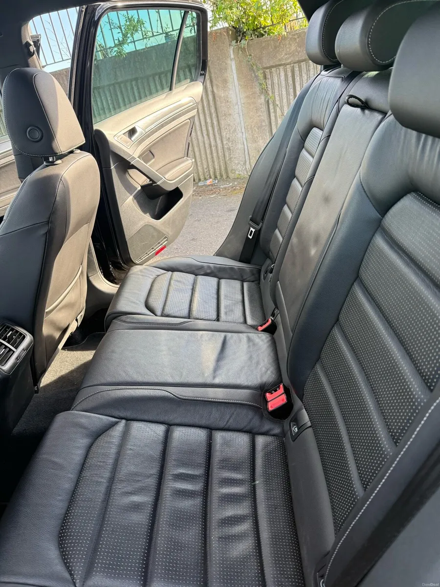 VW Golf 1.4 Auto R-Line HIGH SPEC - Image 4