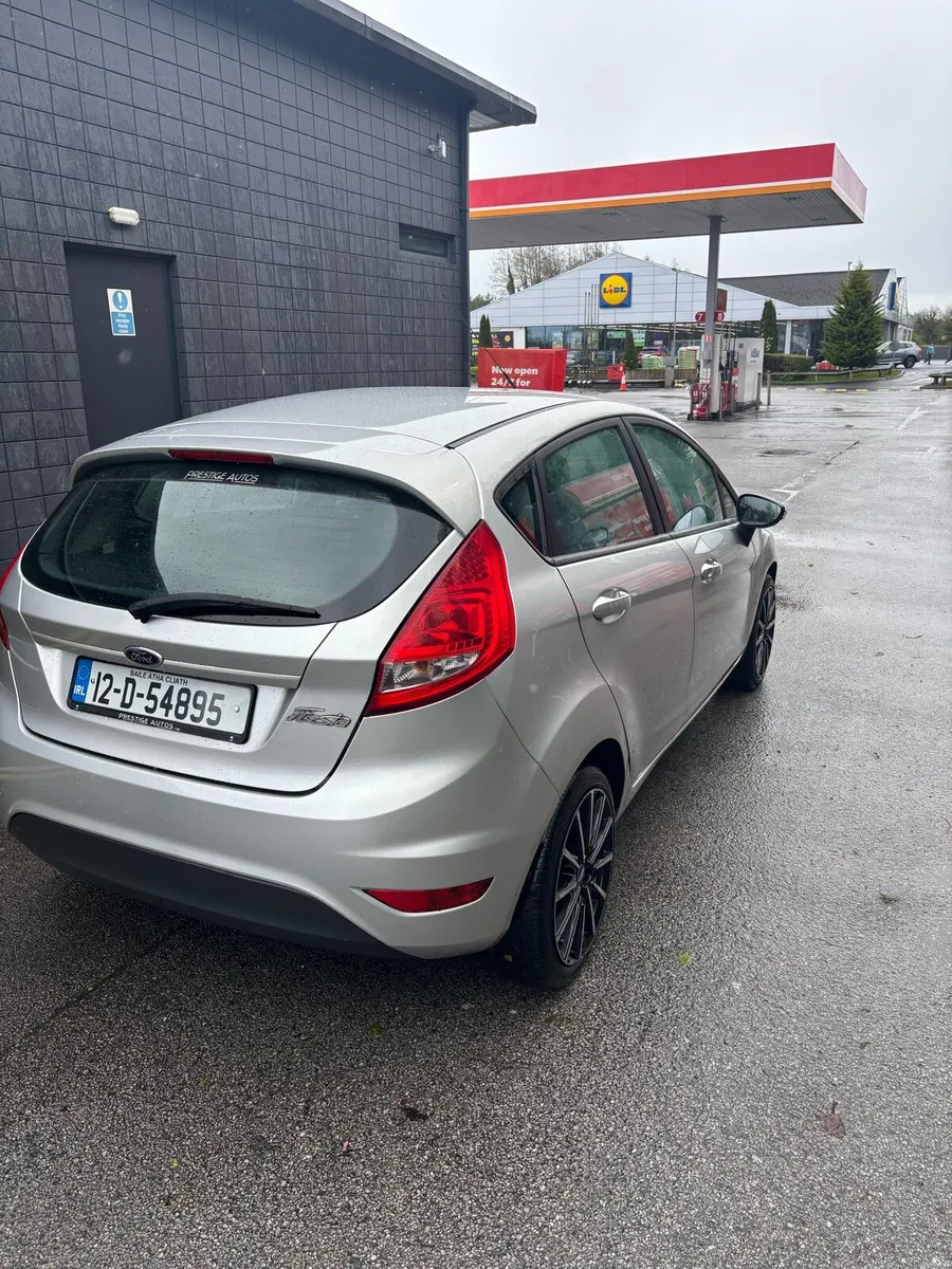 Ford Fiesta 1.4 TDCI Edge 70PS 5DR, 2012 - Image 3