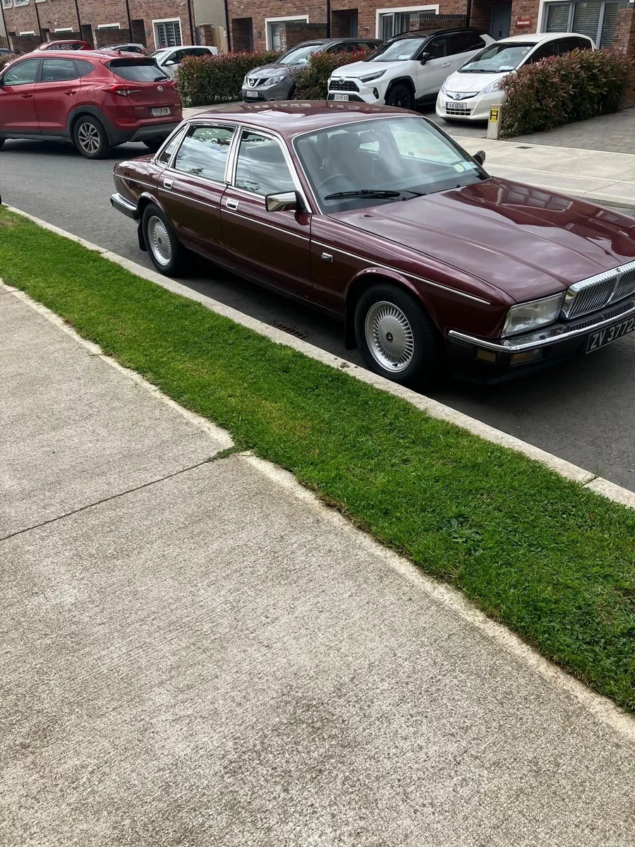 Daimler Other 1987 - Image 1