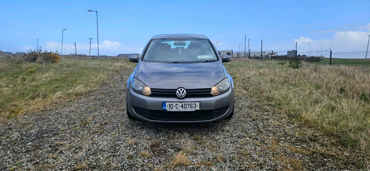 2010 Volkawagen Golf <<< New Nct 05/27 >>> - Image 2