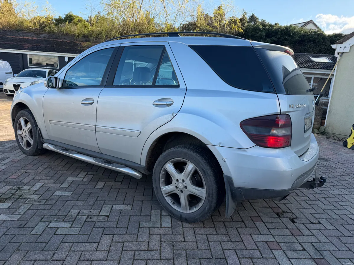 Mercedes-Benz M-Class  2 Seater Commercial 08 - Image 2