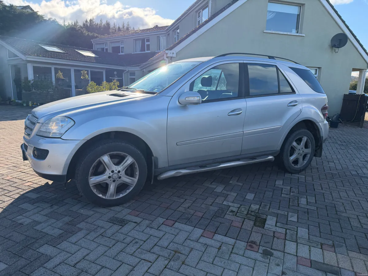 Mercedes-Benz M-Class  2 Seater Commercial 08 - Image 4