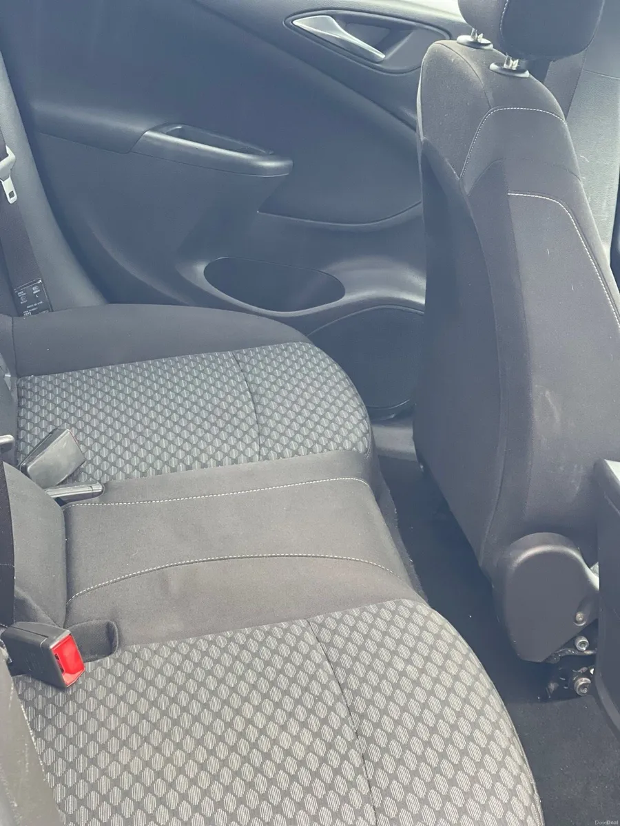 Opel astra 2016 1.6 DIESEL MANUAl - Image 3