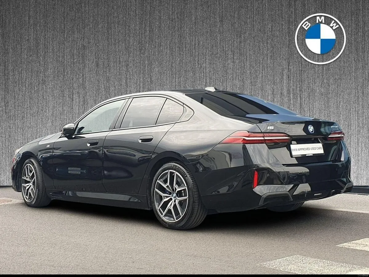 BMW i5 eDrive40 M Sport Saloon - Image 3