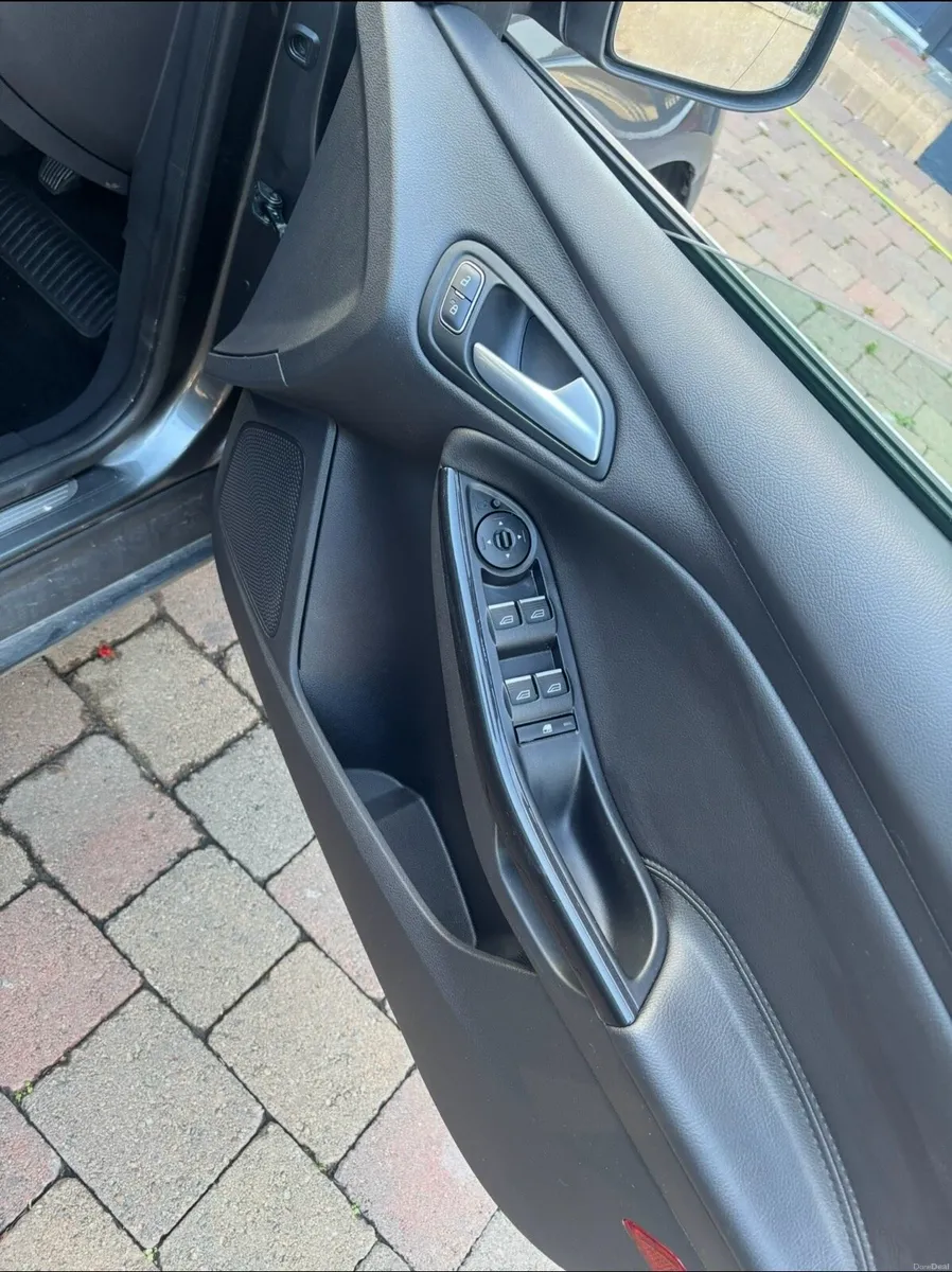 Ford focus - Image 4