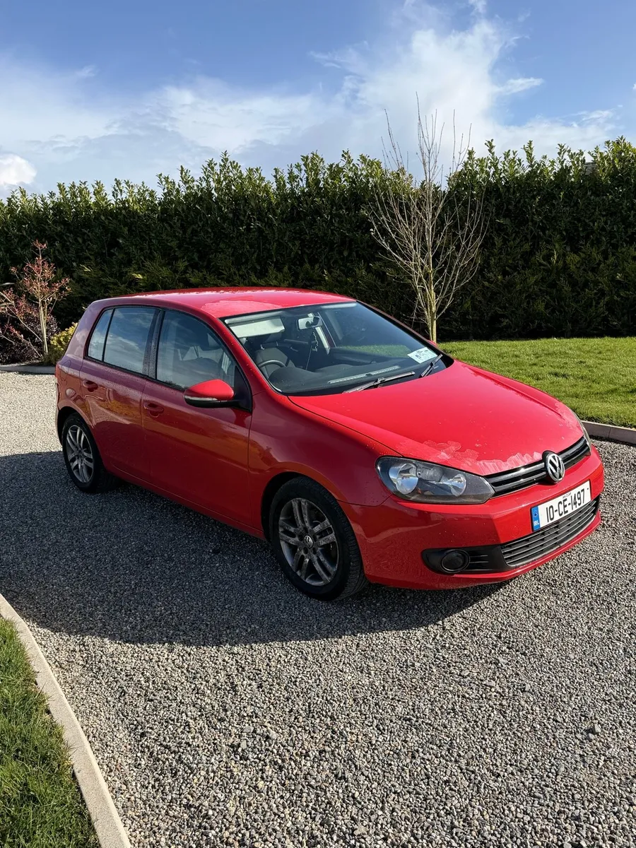 2010 Volkswagen Golf - Image 1