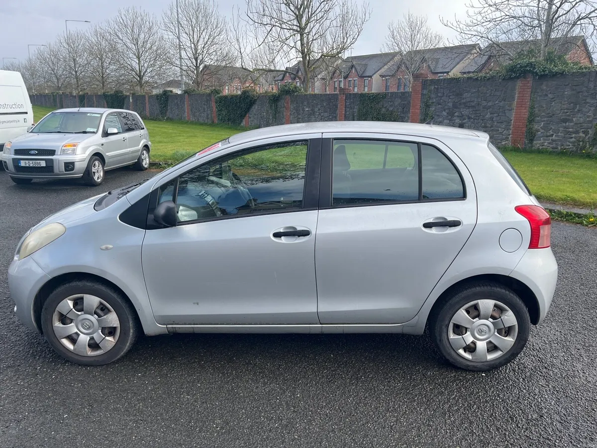 Toyota Yaris 2006 - Image 2