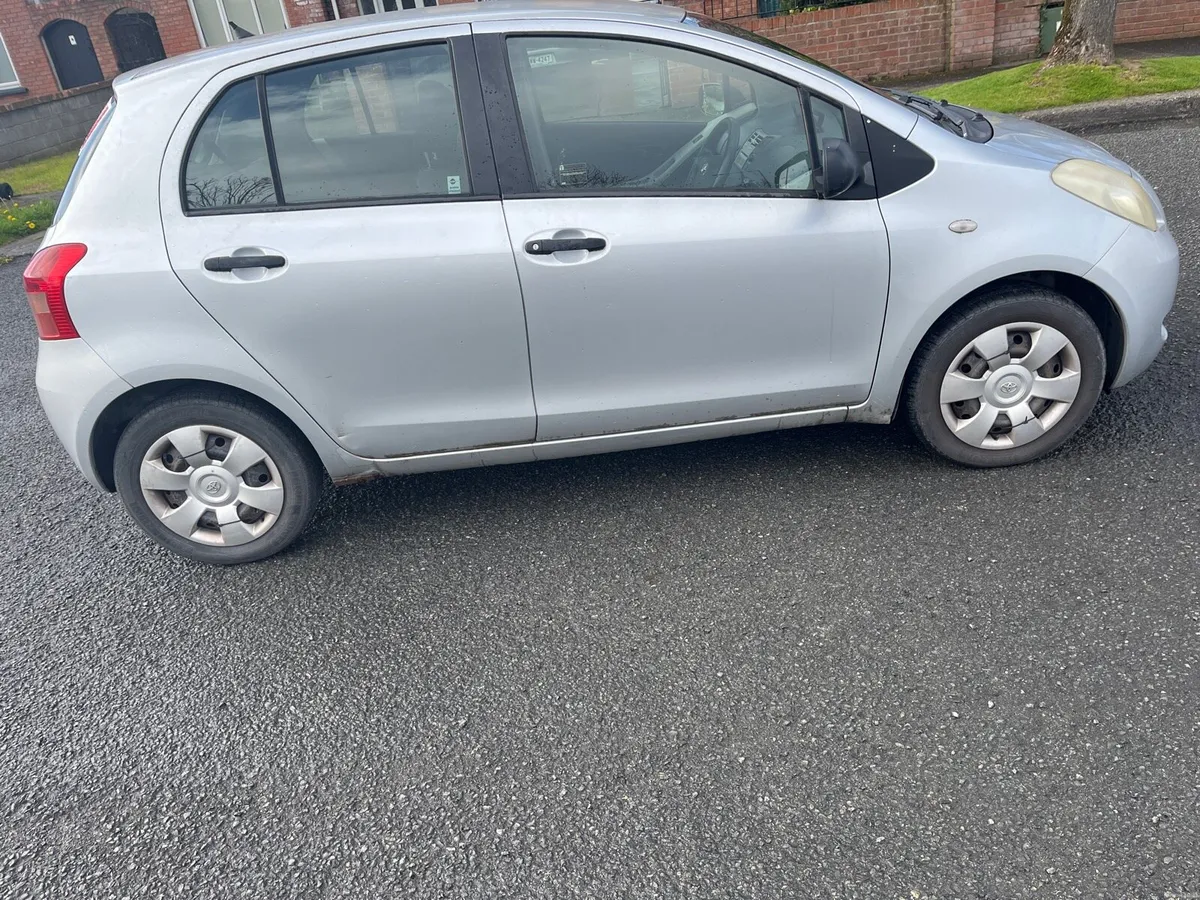 Toyota Yaris 2006 - Image 4